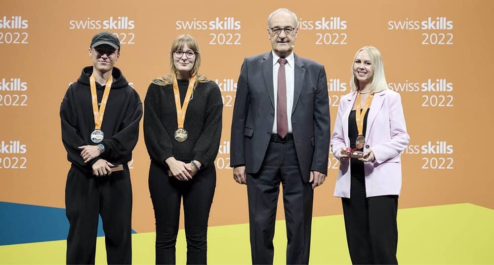 Gruppenbild der Sieger mit Guy Parmelin